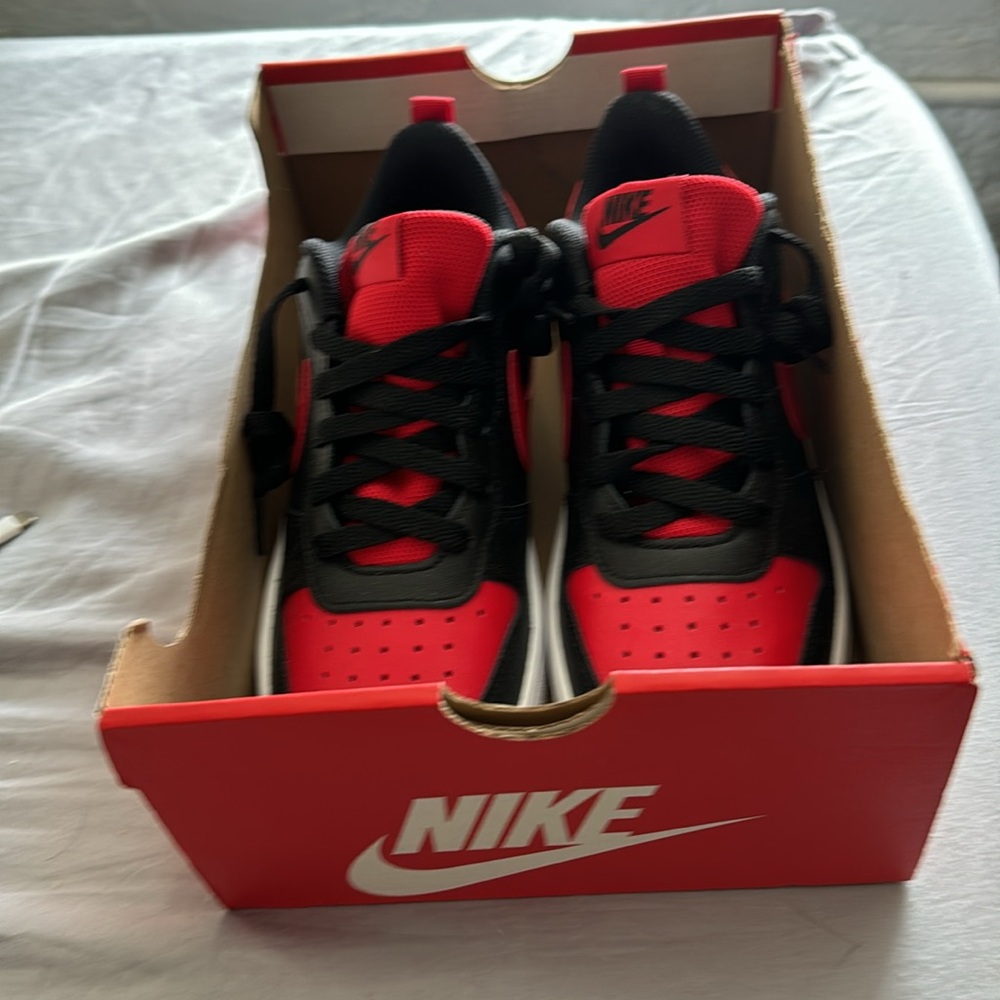 Nike Court Lows - Picture 4 of 5